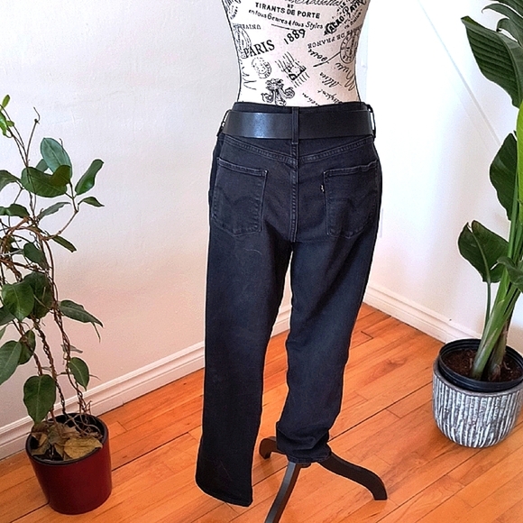 Levi's Women's Black Denim Jeans. Size 33. Great Condition. - Picture 4 of 7
